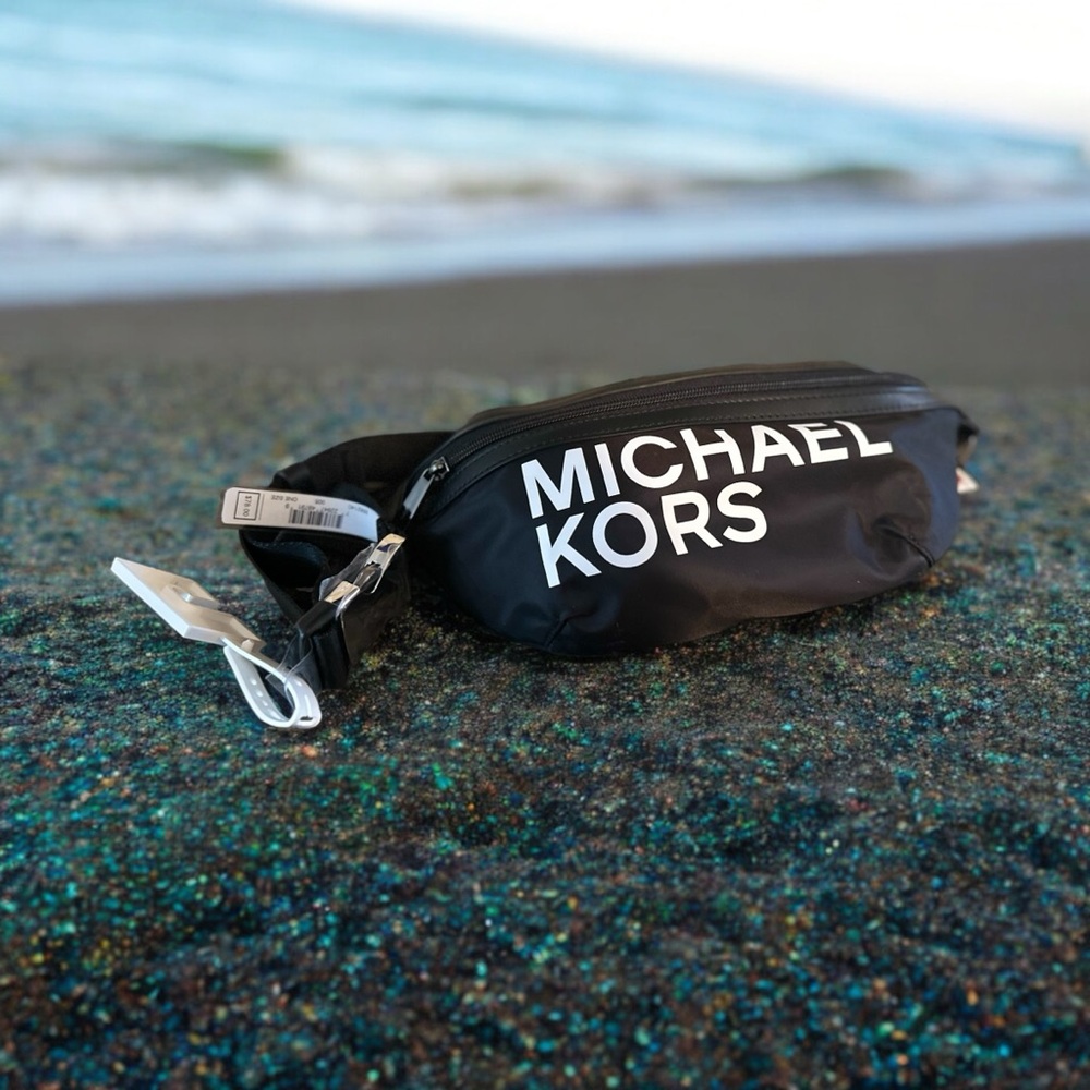 Brand New Michael Kors Belt Bag for Him or Her’s.